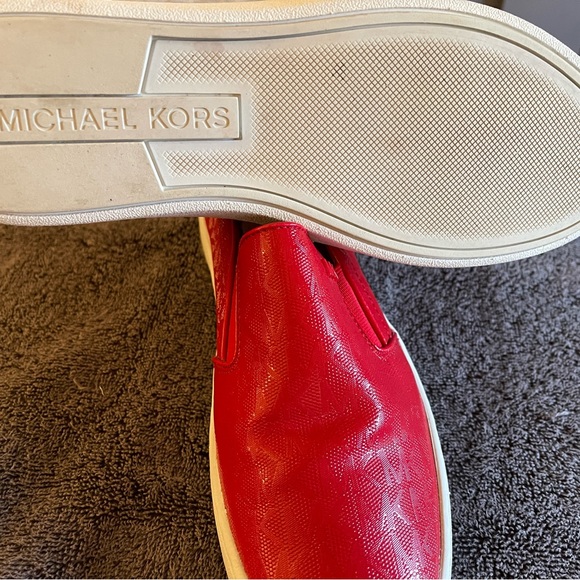 Michael Kors Slip On - Picture 2 of 3
